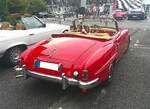 Heckansicht eines Mercedes Benz W121 BII 190SL im Farbton feuerrot MB534 aus dem Jahr 1956.