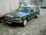 Mercedes-Benz 280 SE Kombi W126, Frontansicht, gesehen 07/2005 im Meilenwerk Berlin.