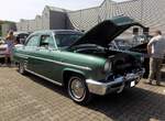 Mercury Series 3M  Monterey  fourdoor Sedan aus dem Jahr 1953.