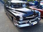 Mercury Series 1CM Sport Sedan des Modelljahres 1951 im Farbton black.