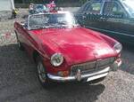 MG B im Farbton damask red aus dem Modelljahr 1975.