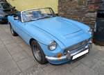 MG C Roadster, wie er nur in den Jahren von 1967 bis 1969 vom Band lief. Der MG C war die Sechszylinderversion des MG B, der schon seit 1962 erfolgreich verkauft wurde. Die Karosserie des MG B musste um den Motorraum herum und an der Bodenplatte umkonstruiert werden, um den schweren Sechszylinderreihenmotor aufzunehmen. Optisch kann man den MG C an der Ausbuchtung auf der Motorhaube erkennen. Der  Sechsender  hat ein Hubraum von 2912 cm� und leistet 145 PS. Brynmawr Classic Car Show/South Wales am 26.07.2026.