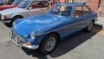 MG B GT 1800. Der MG B Roadster wurde bereits 1962 eingef�hrt. Im Oktober 1965 kam der als 2+2 Sitzer ausgelegte MG B GT zus�tzlich auf den Markt. Er war, genau wie der Roadster, bis 1980 im Verkaufsprogramm der Marke aus Coventry. W�hrend sich das R ...