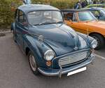 Zweit�riger Morris Minor 1000 im Farbton trafalgar blue, produziert von 1956 bis 1971. Der Minor 1000 war die dritte Ausbaustufe des bereits 1948 vorgestellten Minor. Die vorherigen Modelle nannten sich Minor MM (1948 bis 1952) und Minor Series II (1 ...