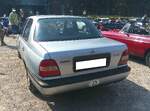 Heckansicht einer Nissan Sunny 1.4 LX Stufenhecklimousine der Baureihe N14.