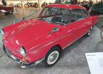 NSU Sportprinz, wie er von 1959 bis 1967 produziert wurde. Der Wagen wurde von Bertone gezeichnet. Die ersten 2.715 Autos dieses Typs wurden auch bei Bertone gebaut. Später übernahm diese Aufgabe das Karosseriewerk Drauz/Heilbronn, das seit 1965 im Besitz von NSU war. Insgesamt verkaufte NSU 20.831  Sportprinzen . Wie beschrieben, wurden 2.715 bei Bertone in Italien montiert und die restlichen 18.116 Wagen bei Drauz. Bei seiner Vorstellung kostete ein solches Auto DM 6550,00, wurde im Laufe der Produktionszeit aber immer günstiger, so das zum Produktionsende noch DM 5710,00 in der Preisliste stand. Bis August 1961 wurde der Motor des Prinz II/III verbaut. Nach den Werksferien 1961 dann der gebläsegekühlte Zweizylindermotor des NSU Prinz 4. Dieser, im Heck verbaute, Motor hat einen Hubraum von 598 cm³ und leistet 30 PS. Museum Sinsheim im Herbst 2018.