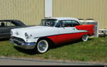 Ein Oldsmobile 88 zu Besuch am Oldtimer Treff auf den Areal des Flugplatz in Bleienbach am 14.06.2026