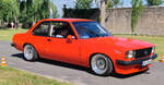 =Opel Ascona auf dem Weg zur Oldtimerausstellung bei Schloss Fasanerie, 06-2025