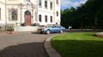 Opel Commodore C vor dem Schlosshotel Ralswiek am 23.05.2015. Wer mehr über den Commodore C erfahren will, findet alles Wissenswerte unter www.opel-commodore-c.com
