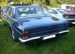 Heckansicht eines Opel Diplomat B V8 im Farbton cosmosblau aus dem Jahr 1977.