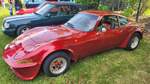 Profilansicht eines etwas  aufgemotzten  Opel GT. Produziert wurde das Sportcoupe von 1968 bis 1973. Die Karosserie des GT wurde bei Brissoneaux & Lotz in Nantes/Frankreich gefertigt und zur Endmontage nach Bochum geliefert. In den ersten drei Produktionsjahren konnte man den GT auch mit dem 1.1l Motor aus dem Kadett ordern. Da sich aber nur 3.573 Kunden f�r den schwachbr�stigen 1100´er entschieden wurde er 1970 aus dem Programm genommen. Ab diesem Zeitpunkt gab es nur noch den 90 PS starken Vierzylinderreihenmotor mit einem Hubraum von 1897 cm�. Oldtimertreffen Altenthann/Oberpfalz am 03.05.2026.