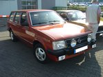Opel Kadett D CarAvan  Voyage . 1980 - 1984. Vorgestellt wurde der Kadett D bereits 1979 als Limousine und CarAvan. Im März 1980 folgte der besonders reichhaltig ausgestattete Familienkombi Voyage. Oldtimertreffen bei Opel van Eupen in Essen am 24.09.2016.