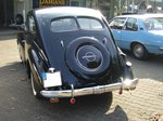 Heckansicht einer zweitürigen Opel Kapitän Limousine. 1938 - 1940. Oldtimertreffen bei Opel van Eupen am 24.09.2016 in Essen.