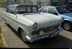 Ein Opel Kapit�n zu Besuch am Oldtimer Treff auf den Areal des Flugplatz in Bleienbach am 31.05.2026