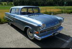Ein Opel Kapit�n zu Besuch am Oldtimer Treff auf den Areal des Flugplatz in Bleienbach am 14.06.2026