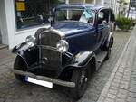 Opel 1.2 Liter des Modelljahres 1934. Die Produktion des Modelles begann im Juli 1931. Im Juli 1934 erhielt das Modell ein optisches und technisches  Facelift . Es gab den Wagen jetzt nur noch als zweitürige Limousine und Spezial-Limousine, sowie als Cabrio-Limousine. Der Vierzylinderreihenmotor leistet nun 23 PS aus 1193 cm³ Hubraum. Eine solche Limousine kostete im Erscheinungsjahr RM 1880,00. Oldtimertreffen Essen-Kettwig am 01.05.2018.