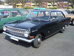 Opel Rekord A als zweitürige Limousine, produziert von 1963 bis 1965.