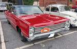 Plymouth Fury III Coupe 383 Super Commando aus dem Jahr 1968 im Farbton brightred. Der Fury III war die mittlere Ausstattungsvariante der Modellreihe Fury. Darunter rangierten Fury I und Fury II und dar�ber der Sport Fury und der Fury VIP. F�r Vortri ...