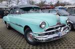 =1951er Pontiac Chieftain fourdoor Sedan, gesehen bei der Technorama Kassel im März 2023