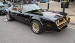 Auch eine US-amerikanische Auto-Ikone: Einer von 2699 im Jahr 1977 ausgelieferten Pontiac Firebird Trans Am in der Ausstattungsvariante Y82.