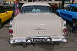 Pontiac Star Chief, Hardtop Coup, Bj 1955, war beim Oldtimertreffen in Remich zu sehen. 20.04.2024 