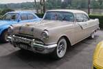 Pontiac Star Chief, Hardtop Coup, Bj 1955, war beim Oldtimertreffen in Remich zu sehen. 20.04.2024 