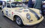 =Porsche SC steht in der Ausstellungshalle der Technorama 2023 in Kassel