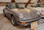 =Porsche 911 Carrera 3.2 Targa, Bj. 1988, 3164 ccm, 207 PS, gesehen im Automuseum Wolfegg, Dezember 2023