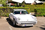  Porsche 911 der G-Modell-Reihe, am 1.5.2026 auf dem Show / Parkplatz des Fr�hlingserwachen der Oldtimerfreunde Grenzland,  Loherhof Geilenkirchen