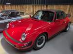 Ein rechts gelenkter Porsche 911 Targa von 1989.