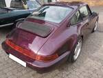 Porsche 911 Carrera 2 der Baureihe 964 im Farbton amethyst metallic aus dem Jahr 1991.
