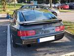 Heckansicht eines Porsche 968 Coupe im Farbton schiefer metallic. Oldtimertreffen am Cafe del Sol in Gelsenkirchen am 11.09.2026.