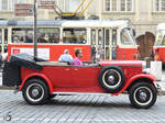 Ein Praga Cabriolet (ich denke ein kreativer Nachbau) in der Prager Altstadt (September 2012)