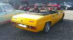 Heckansicht eines Heckansicht eines Reliant Scimitar SS1 1600 im Farbton panama yellow aus dem Jahr 1985.