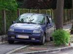 RENAULT-CLIO passt in fasst jede  Parkl�cke ;100530