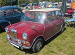 Riley Elf MK III aus dem Jahr 1968. Basierend auf dem bereits 1959 vorgestellten Mini brachte die Marke Riley im Jahr 1961 das Modell Elf heraus, das bis 1969 in drei Baureihen, genannt MK1 bis MK3, produziert wurde. Der Riley Elf war im Grunde ein M ...
