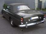 Heckansicht eines Rolls Royce Silver Cloud III Convertible. 1963 - 1966. Besucherparkplatz der Düsseldorfer Classic Remise am 24.08.2014.