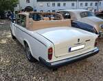 Heckansicht eines Rolls Royce Silver Wraith II Landaulette aus dem Jahr 1977.