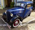 Rosengart LR4, Baujahr 1938, 4-Zyl.Motor mit 749ccm und 18PS, die französische Autofirma bestand von 1928-55, Waldkircher Sonntag, Juli 2014