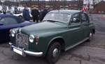 Rover P4 75 aus dem Jahr 1958. Der Rover P4 75 war das erste Modell der im Jahr 1949 erschienen P4 Baureihe. Bis zum Ende der Produktionszeit des Rover P4 gab es noch die Modelle P4 60, 80, 90, 95, 100, 105 und 110. Die Produktionszeit des P4 75 ende ...
