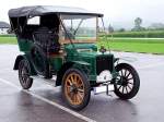 ROVER (Car-Nr1932);Baujahr 1906 trotzt dem regnerischem kalten Wetter;110724