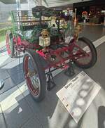 =Darracq Phaeton, Bj. 1898, 1 Zyl., 5 PS, gesehen im Museo Nicolis in Verona, 09-2025. Dieses Fahrzeug ist das einzige erhaltene von seinerzeit 3 gebauten Exemplaren.