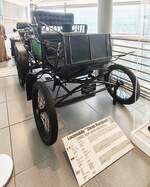 =Locomobile Steam Runabout, Bj. 1900, 2 Zylinder-Dampfmotor, gesehen im Museo Nicolis in Verona, 09-2025
