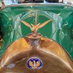 =Frontemblem und Kühlerverschluss des Bianchi Tipo S 2, gesehen im Museo Nicolis in Verona, 09-2025