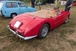 Heckansicht eines Swallow Doretti aus dem Jahr 1954. Treffen des Chainbridge classic car club auf der Wiese vor einem Pub in Chainbridge/Wales im Juli 2025.