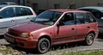 Hier ist ein Suzuki Swit Mk2 Facelift (Goldfish Ausgabe in der Farbe Salvia Red) zu sehen.