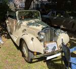 Einer von 581 zwischen 1937 und 1948 (natürlich unterbrochen durch WW2) im Werk Acton produzierten Talbot London T10 DHC (D rop H ead C oupes).