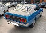 Heckansicht eines Toyota Celica Liftback der Baureihe TA23 in der ST-Version im Farbton lightblue aus dem Jahr 1977.
