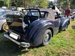 Heckansicht eines Triumph Roadster 2000. Cars & Castle auf Schlo� Lauersfort in Moers am 03.10.2026.