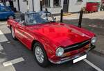 Triumph TR6 im Farbton signal red, produziert in den Jahren von 1970 bis 1976. Im Jahr 1970 erschien der letzte Abk�mmling der klassischen Triumph TR-Baureihe in Form des TR6. Die Karosserie hatte der legend�re Italiener Giovanni Michelotti (*1921 +1 ...